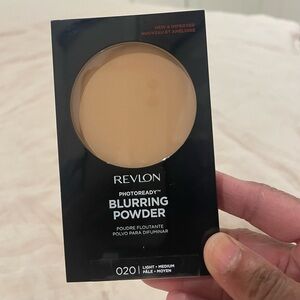 Revlon PhotoReady Blurring Powder - Warm Beige New never open